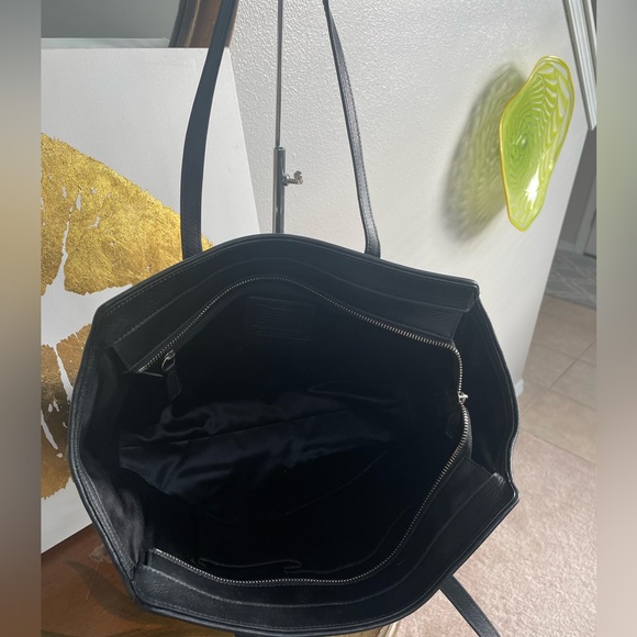 Coach Signature C Black Shoulder Bag - Picture 10 of 17